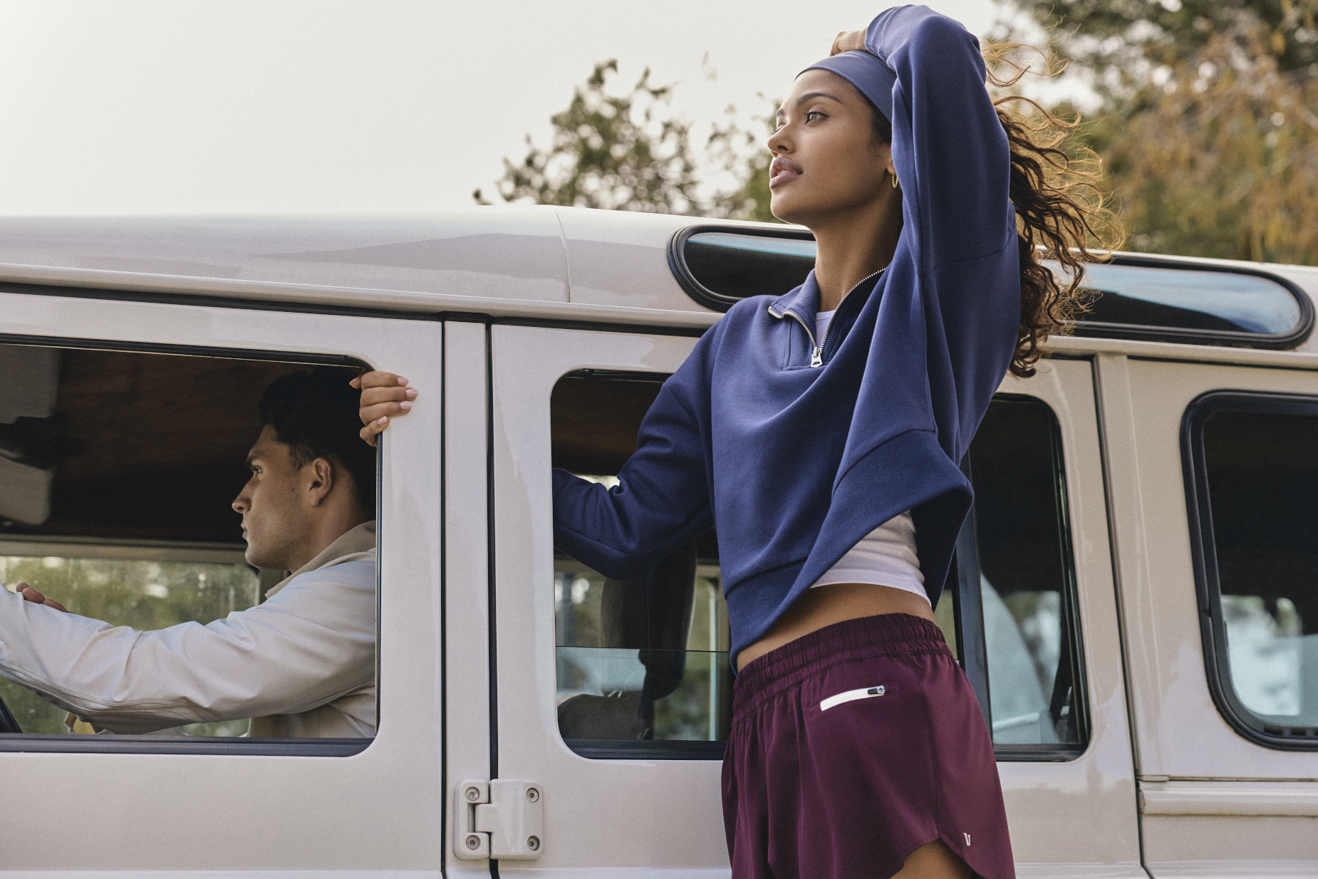 Sporting Life Summer Society, plateforme de marque lancée le 1er juin 2026, photogramme du film hero tourné par la réalisatrice Abigail Ballanger d'Immediate Group sous la direction créative de Jed Tallo, scène d'évasion estivale autour d'un van vintage, hommage au lifestyle outdoor canadien