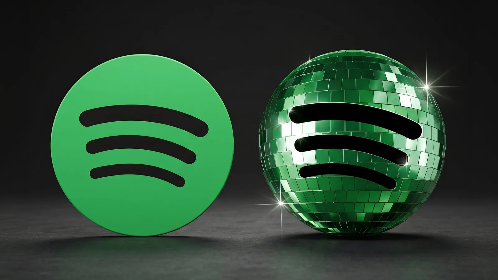 Comparaison avant/après du logo Spotify pour ses 20 ans, le pictogramme vert minimaliste classique posé côte à côte avec la boule à facettes disco photoréaliste qui l'a remplacée temporairement sur iOS en mai 2026